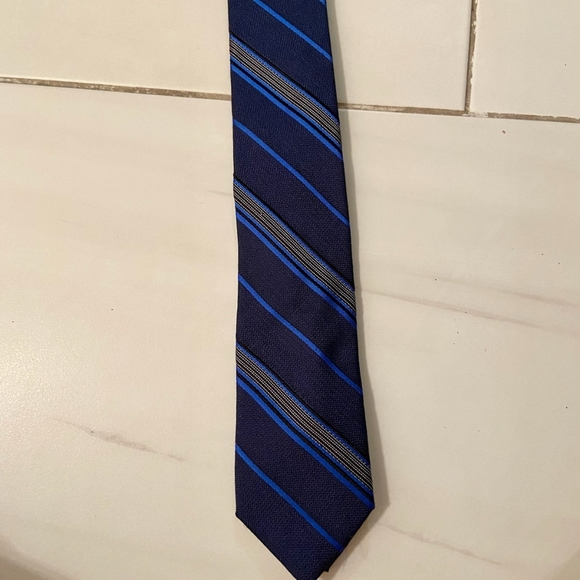 Calvin Klein tie - Picture 2 of 2